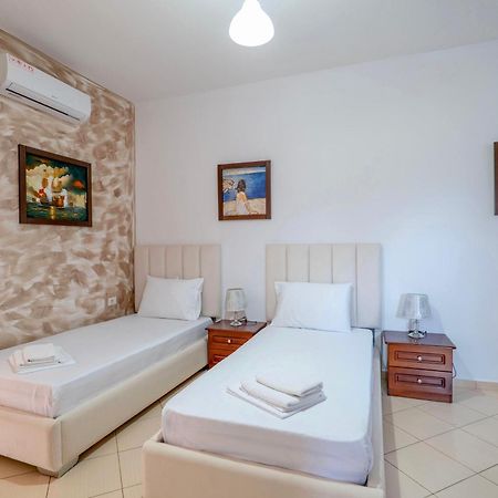 Eleni Guest House Sarande Ngoại thất bức ảnh
