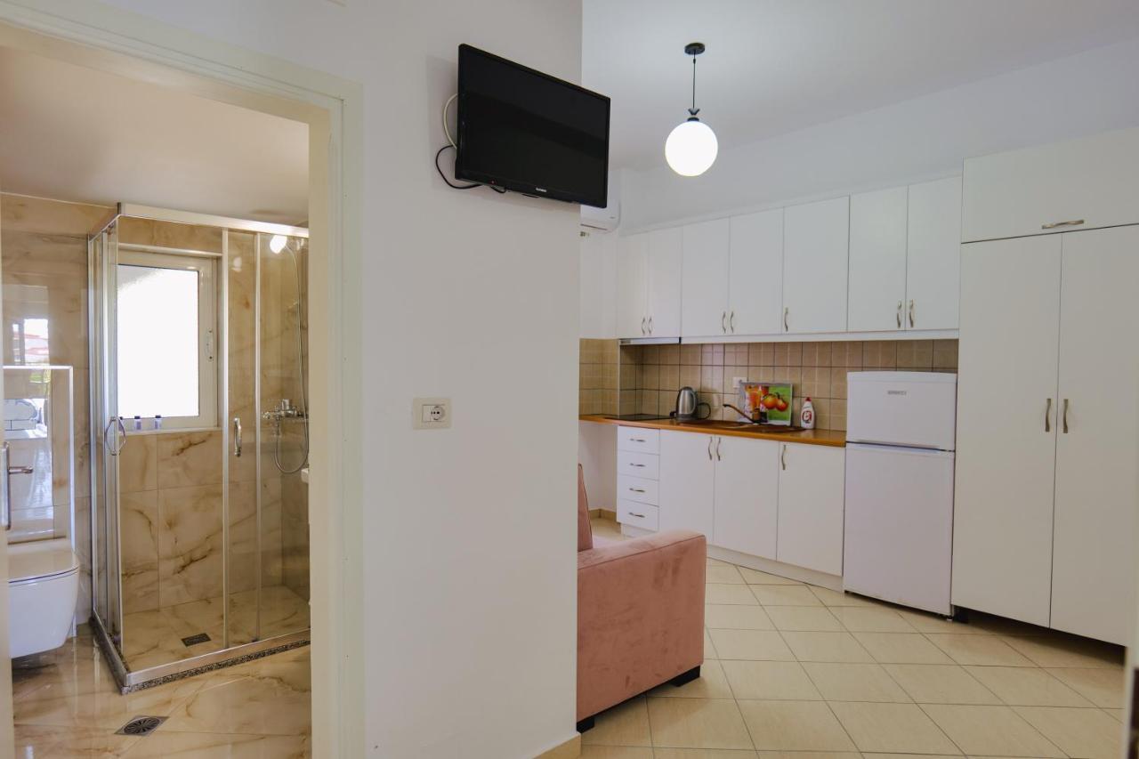 Eleni Guest House Sarande Ngoại thất bức ảnh