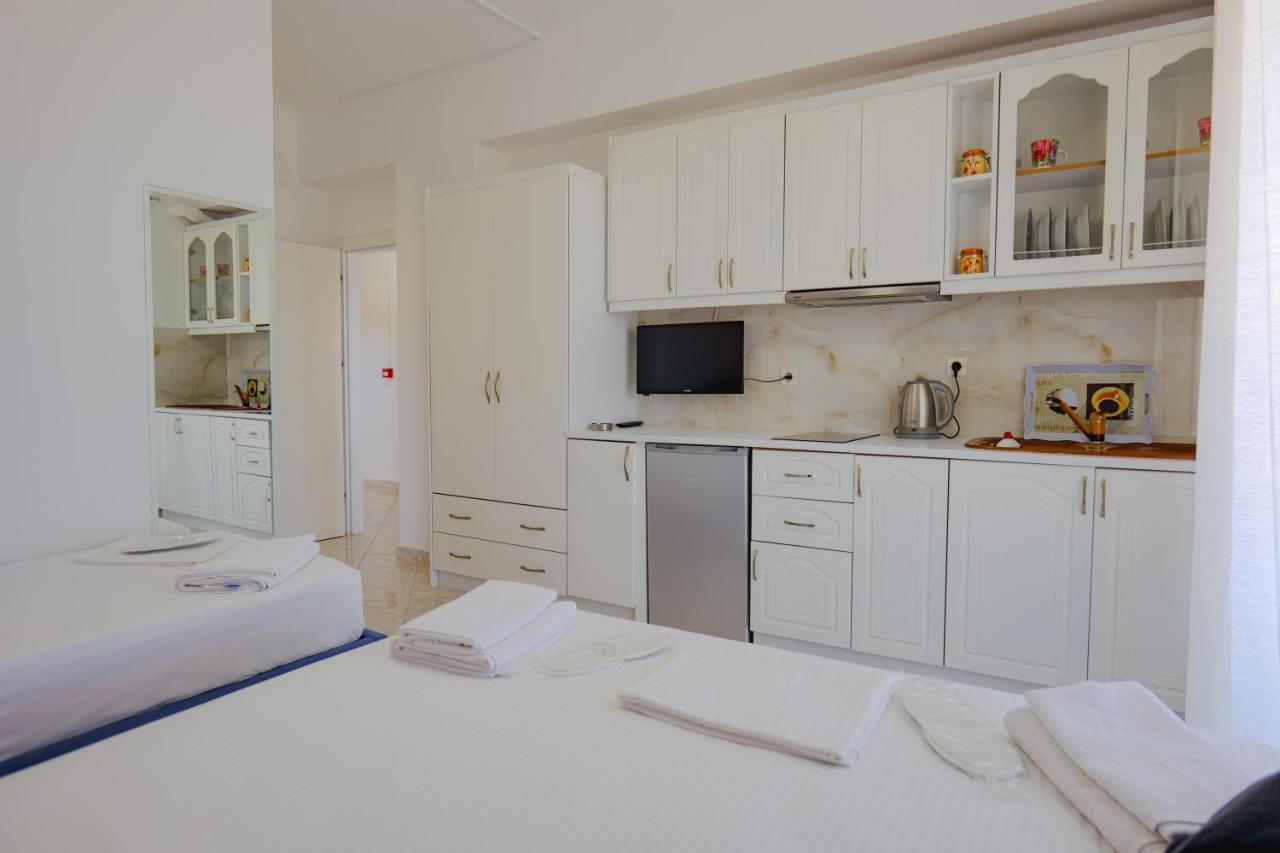 Eleni Guest House Sarande Ngoại thất bức ảnh