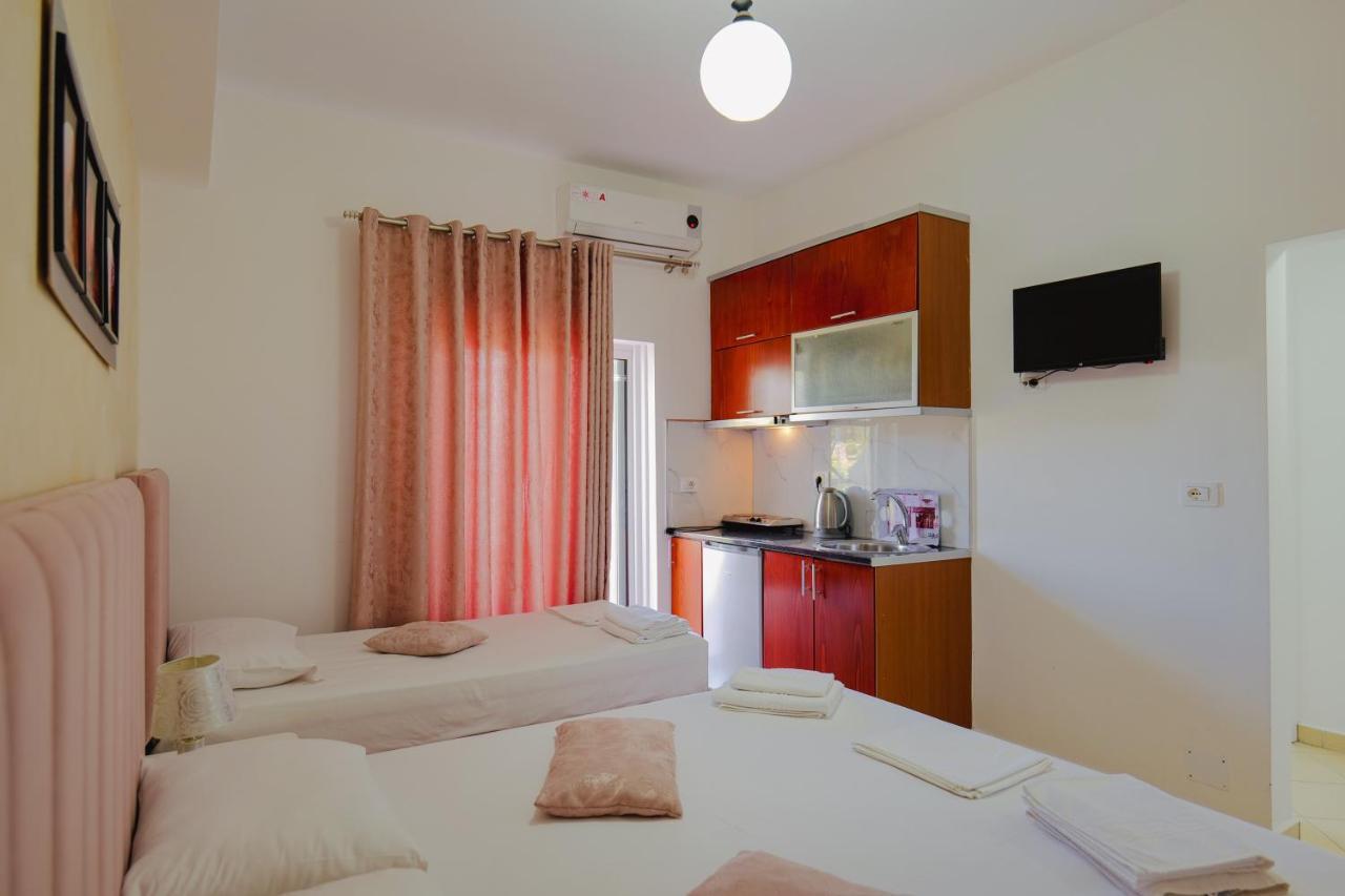 Eleni Guest House Sarande Ngoại thất bức ảnh