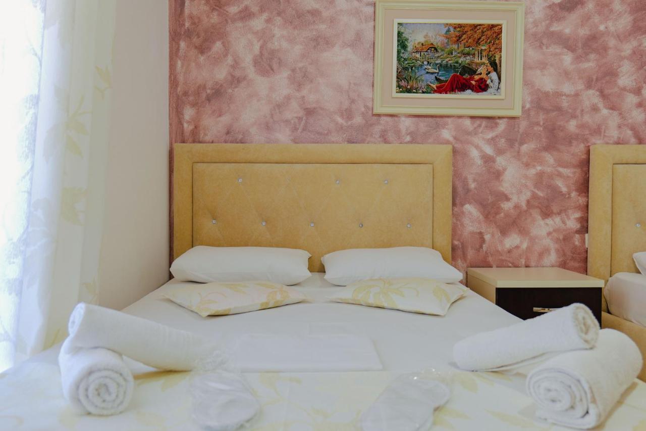 Eleni Guest House Sarande Ngoại thất bức ảnh