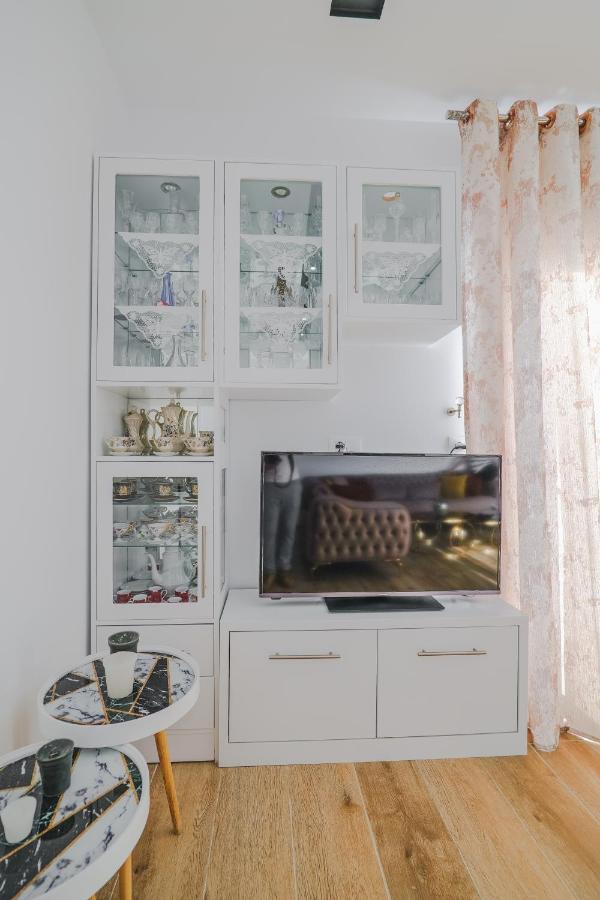 Eleni Guest House Sarande Ngoại thất bức ảnh