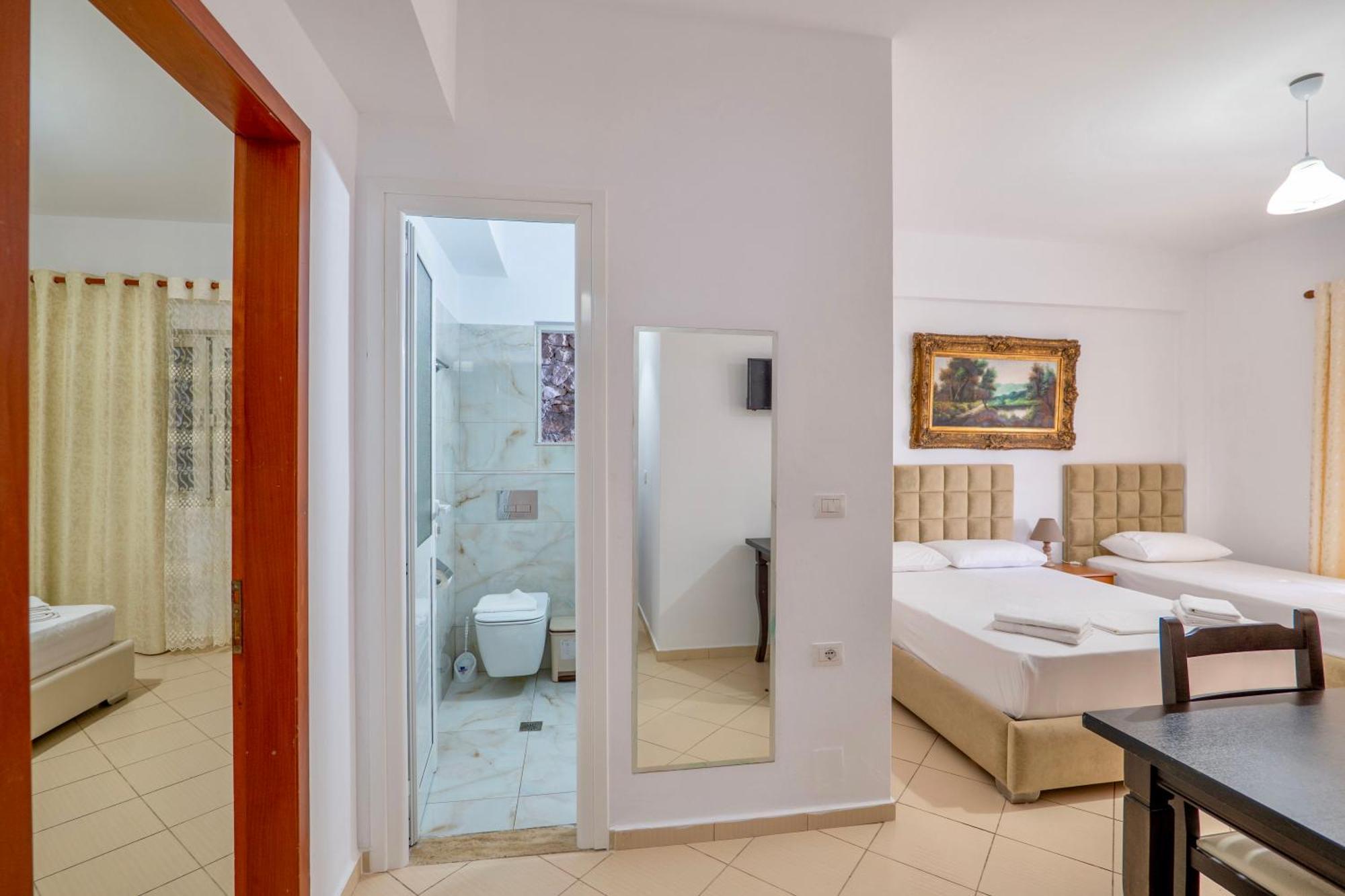 Eleni Guest House Sarande Ngoại thất bức ảnh