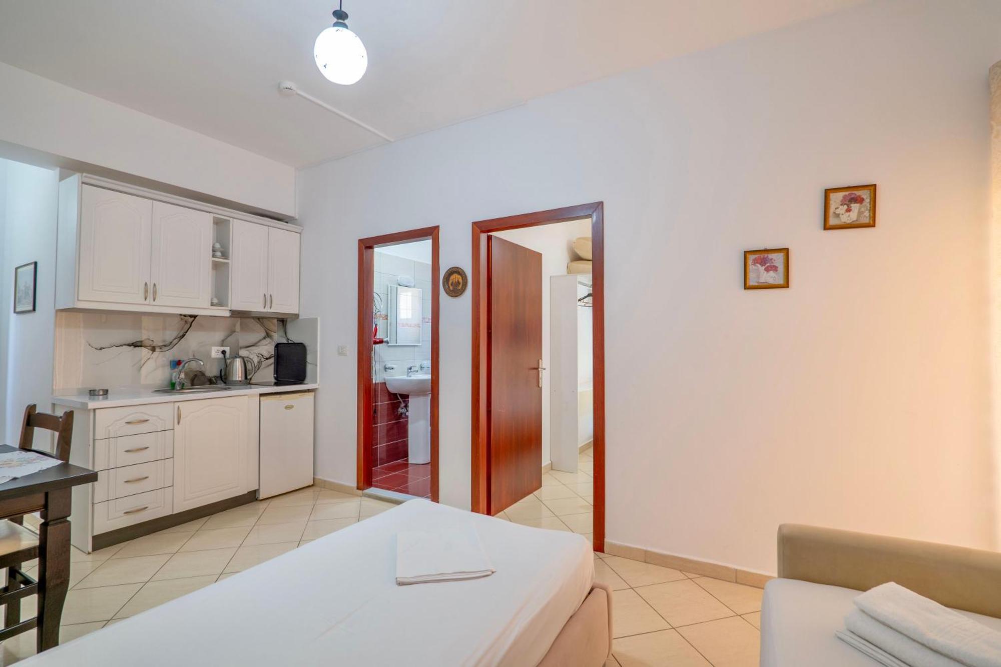 Eleni Guest House Sarande Ngoại thất bức ảnh