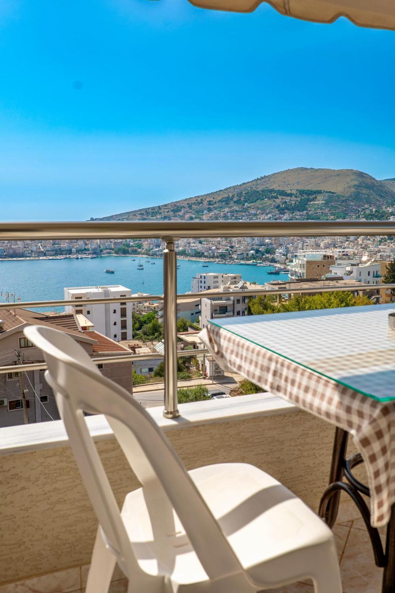 Eleni Guest House Sarande Ngoại thất bức ảnh
