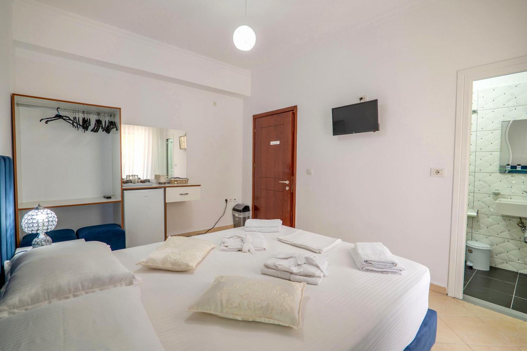 Eleni Guest House Sarande Ngoại thất bức ảnh