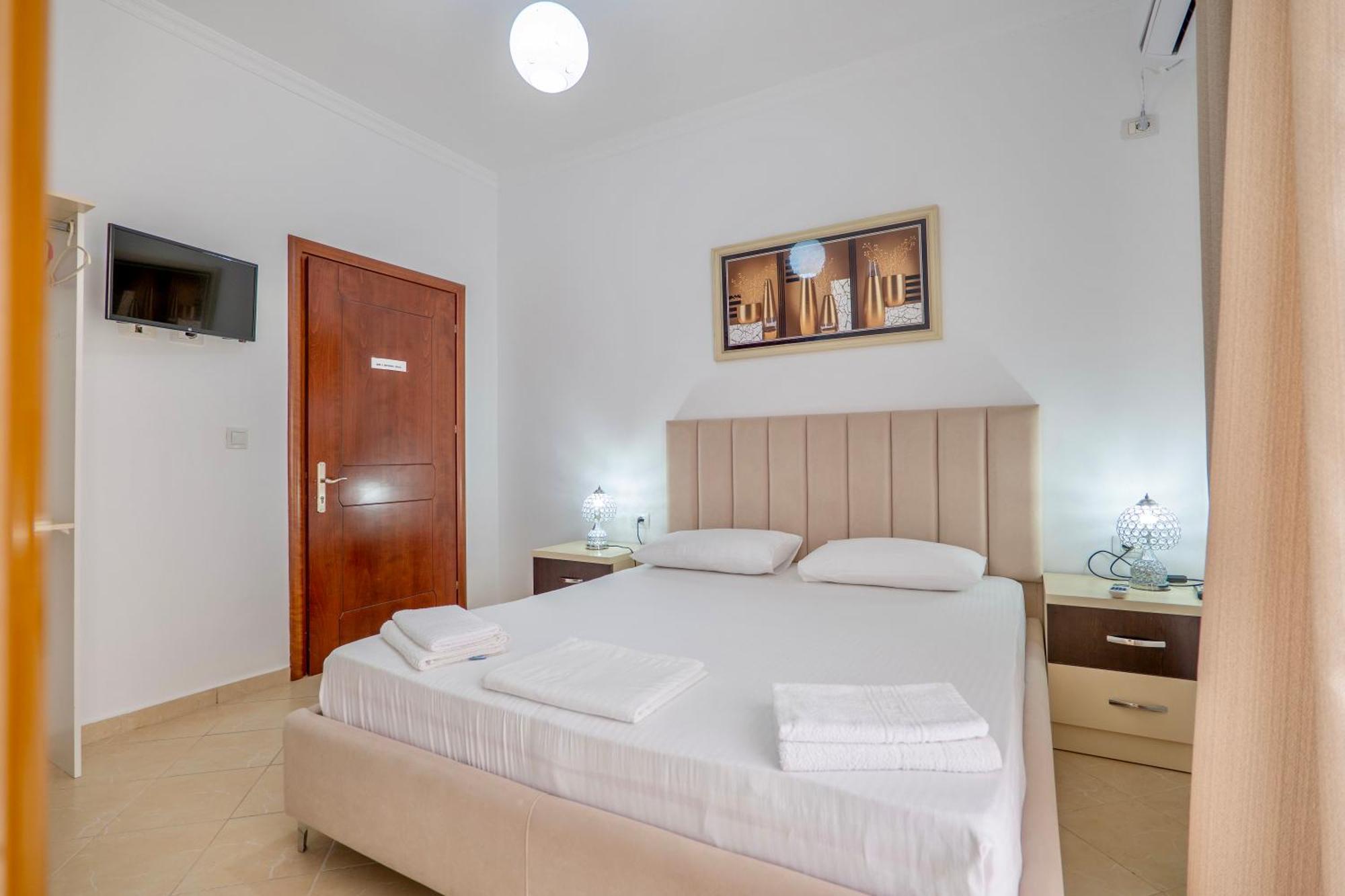 Eleni Guest House Sarande Ngoại thất bức ảnh